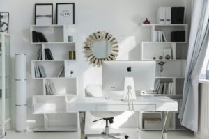 Sfaturi practice pentru organizarea eficientă a spațiului de lucru acasă
